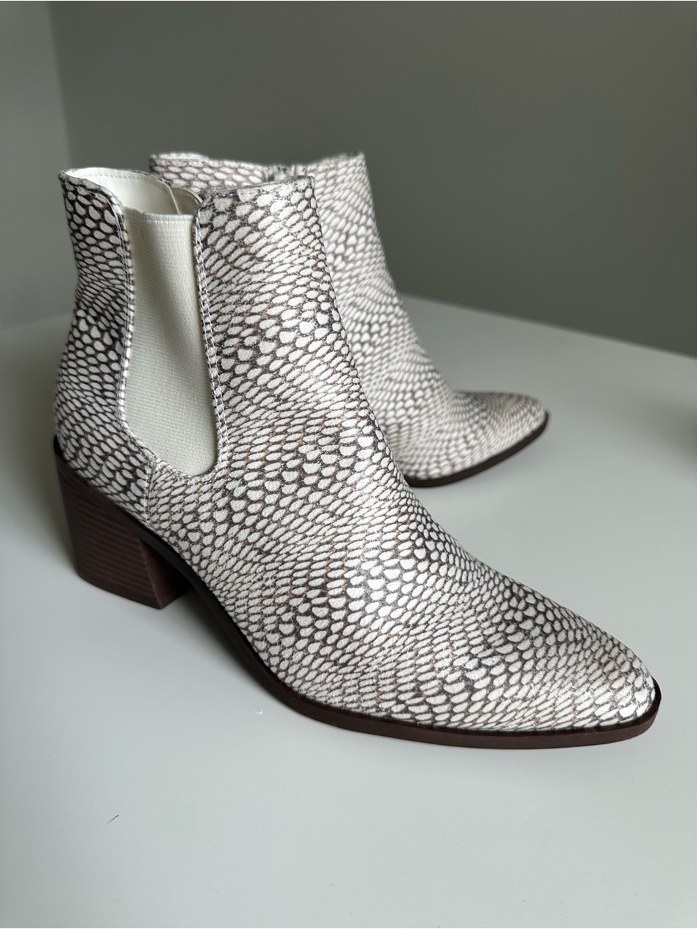 The Limited Snakeskin Print Block Heel Ankle Boots White Gray Size 7M